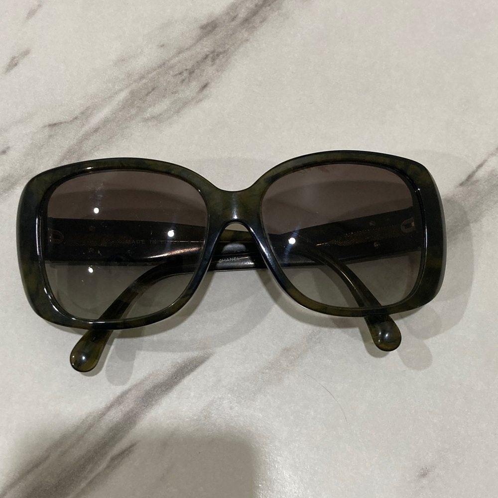 Women’s Oversized Square Sunglasses in Olive Green